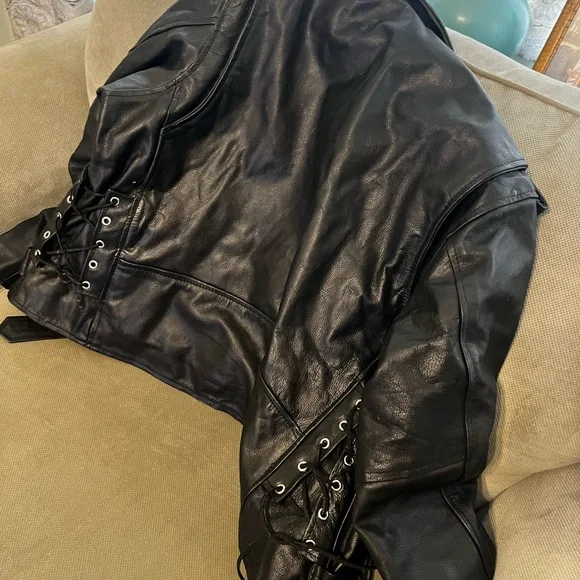 Unspecified brand, XL (faux?) leather jacket. Very punk. - Picture 3 of 4